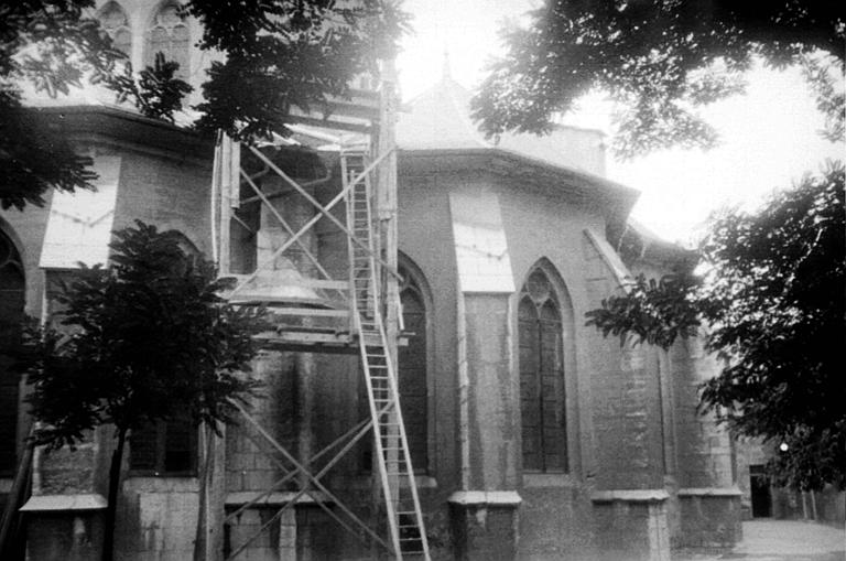 Extérieur : façade latérale, travaux