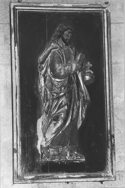 Bas-relief : Christ tenant le globe terrestre (le)