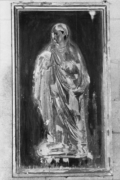 Bas-relief : Vierge