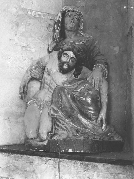 groupe sculpté : Vierge de Pitié - © Ministère de la Culture (France), Médiathèque du patrimoine et de la photographie (objets mobiliers), tous droits réservés