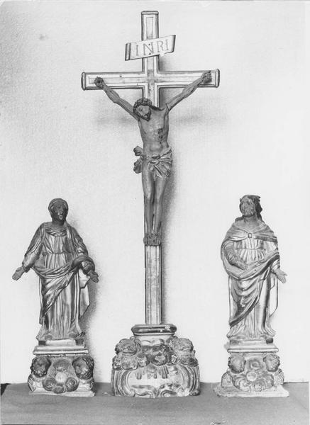 croix d'autel (garniture d'autel) : La Crucifixion - © Ministère de la Culture (France), Médiathèque du patrimoine et de la photographie (objets mobiliers), tous droits réservés