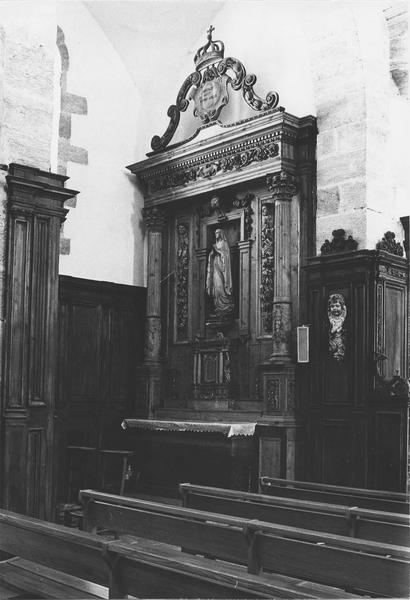 lambris de revêtement, statues (5), stalles (chaire abbatiale) : Christ en croix entre la Vierge et saint Jean (le), saint Bernard, saint François
