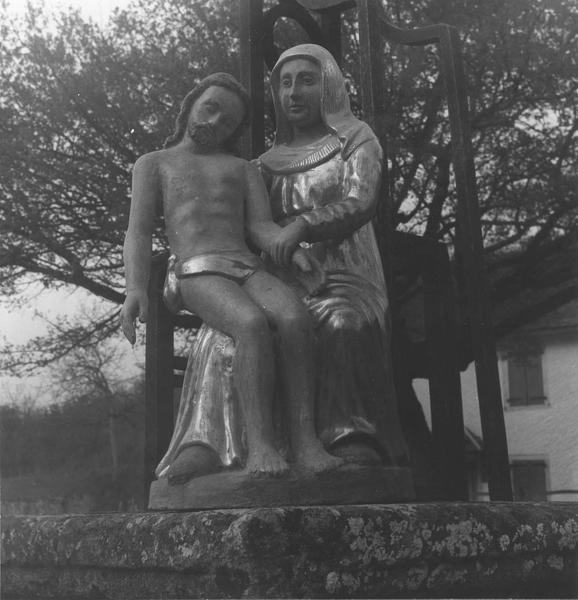 Groupe sculpté : Vierge de Pitié