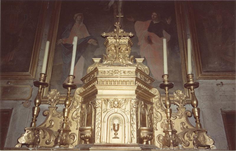 Tabernacle du maître-autel et chandeliers