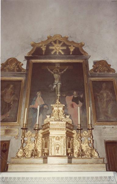 Tabernacle et tableau d'autel : Christ en croix