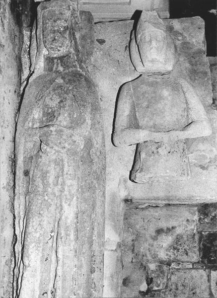 tombeau (gisant) d'une abbesse de la Broue