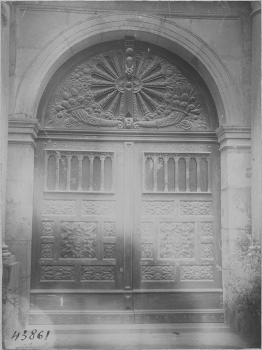 vantaux (porte de la chapelle)