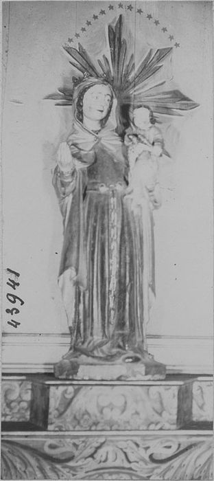 statue : Vierge à l'Enfant