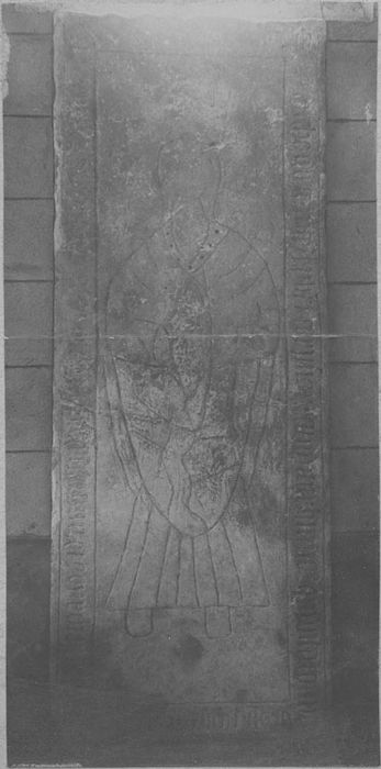 dalle funéraire d'Antoine Gauthier, recteur de Saint-Cyprien