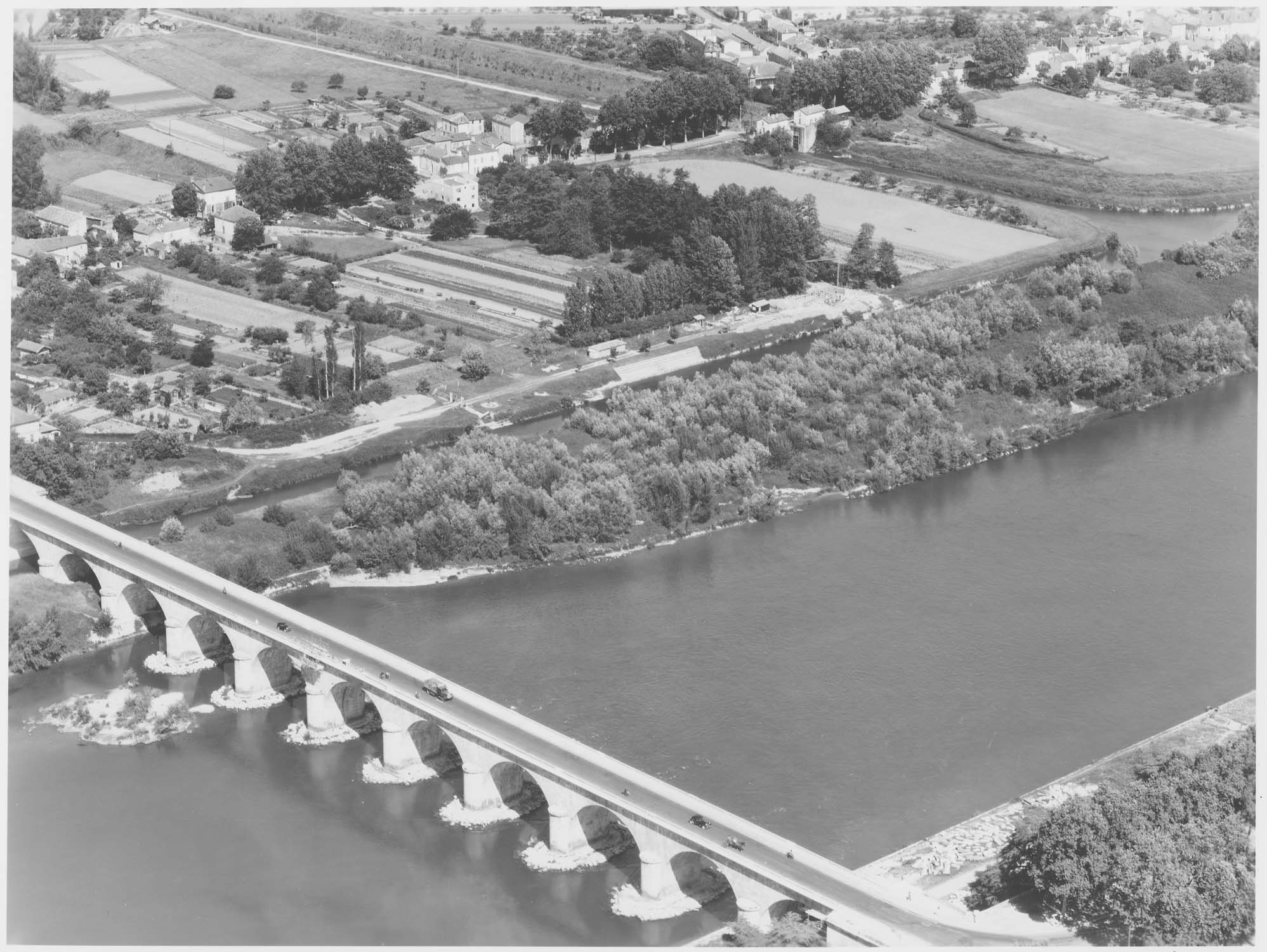 Pont-canal sur la Garonne