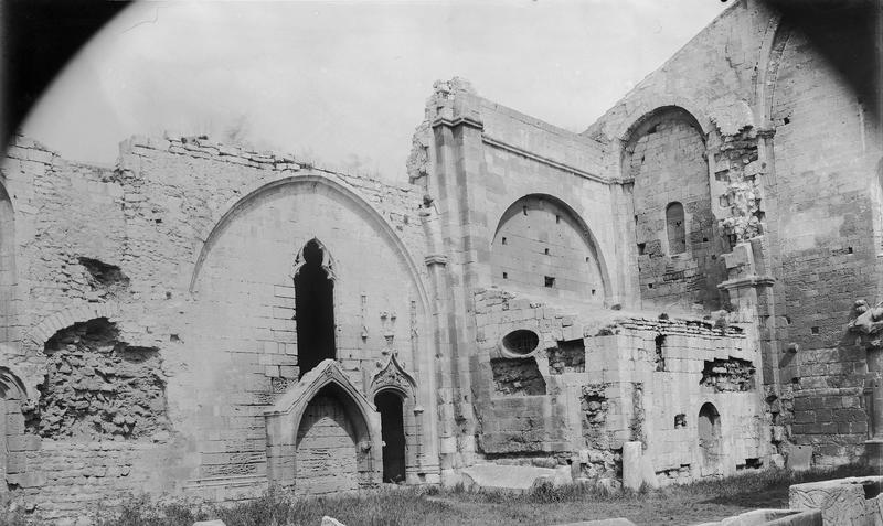 Vue de l'église Saint-Honorat