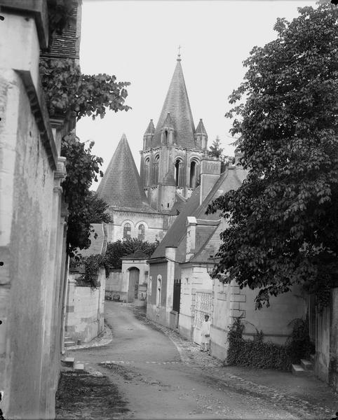 Rue, clocher de la collégiale à l'arrière-plan