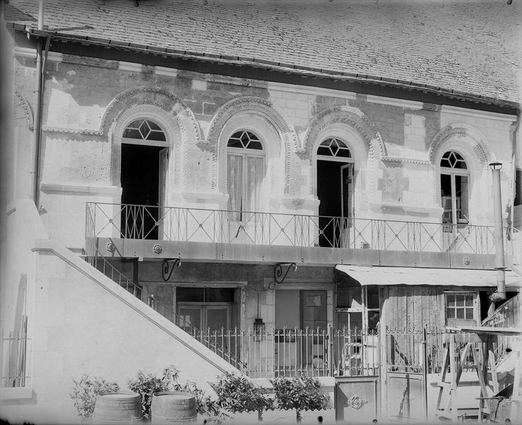 Façade donnant sur une courette