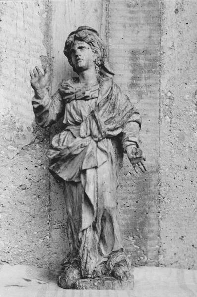 statue : sainte femme