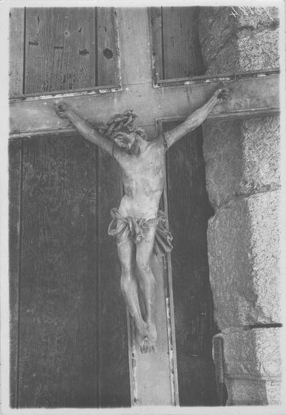 statue : Christ en croix (le), vue générale