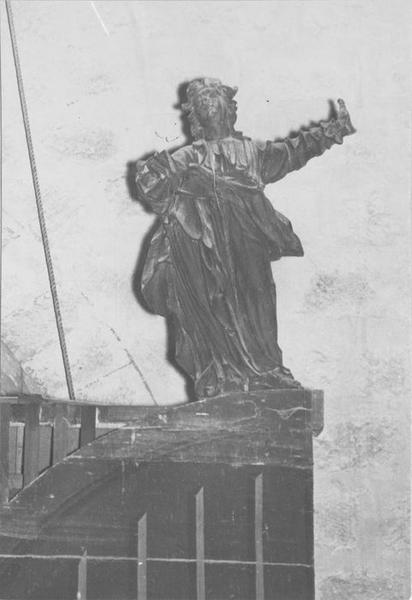 statue : saint Jean, vue générale