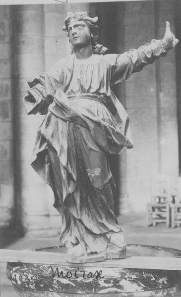 statue : saint Jean, vue générale