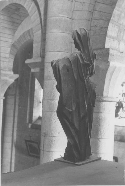 statue : Vierge, vue générale