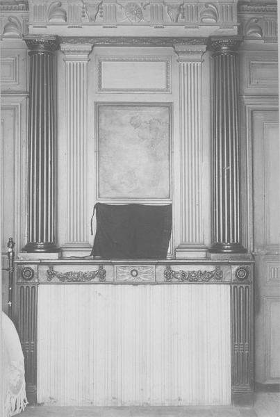 lambris de revêtement style Louis XVI, vue partielle