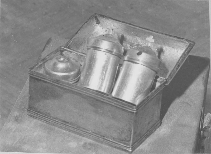 coffret aux saintes huiles, vue générale