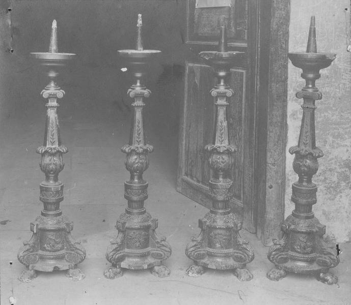 porte-cierges votifs, vue générale