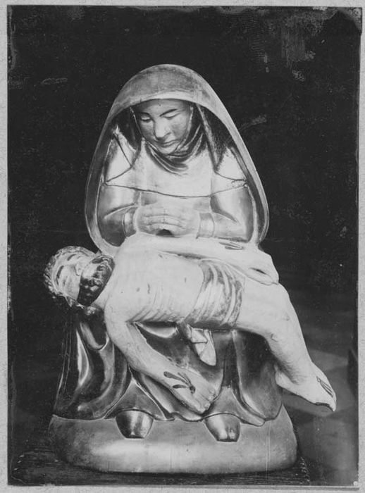 Groupe sculpté : Vierge de pitié