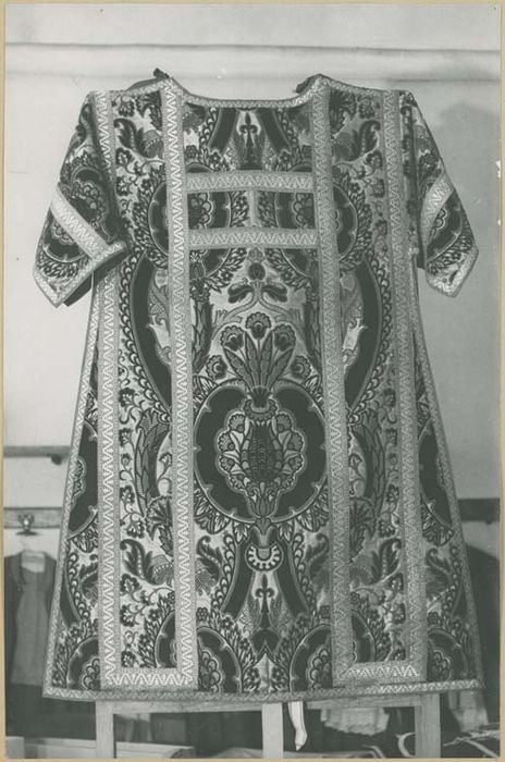 Quatre dalmatiques et une chasuble