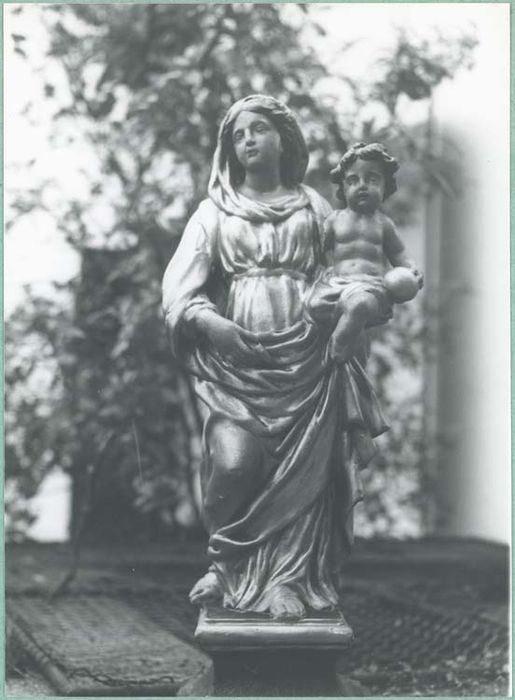 statue : Vierge à l'Enfant