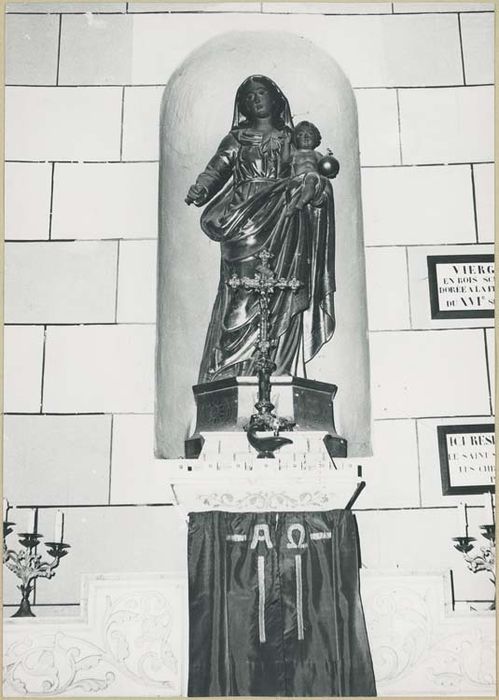 statue : Vierge à l'Enfant