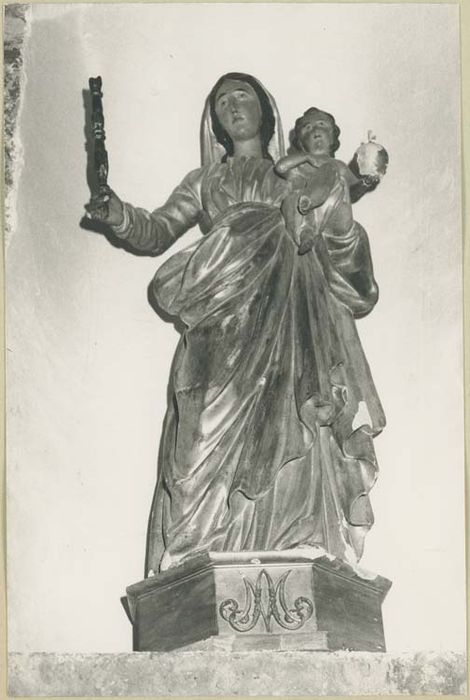 statue : Vierge à l'Enfant