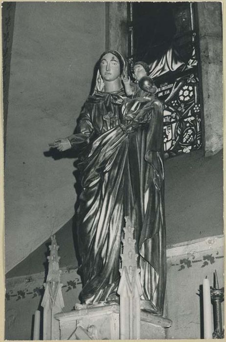 statue : Vierge à l'Enfant