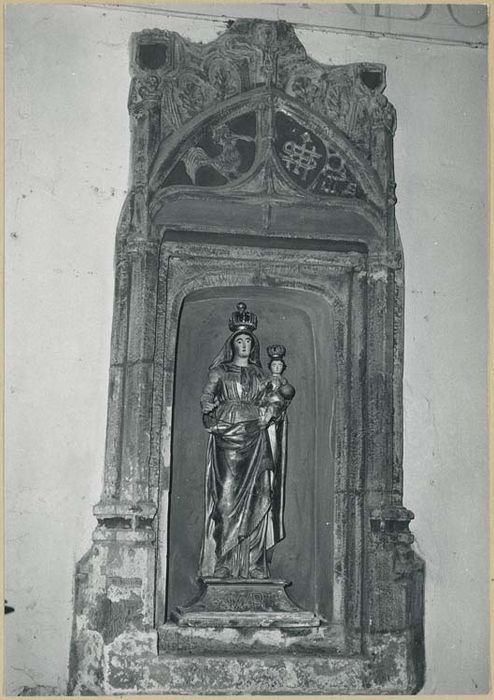 statue : Vierge à l'Enfant