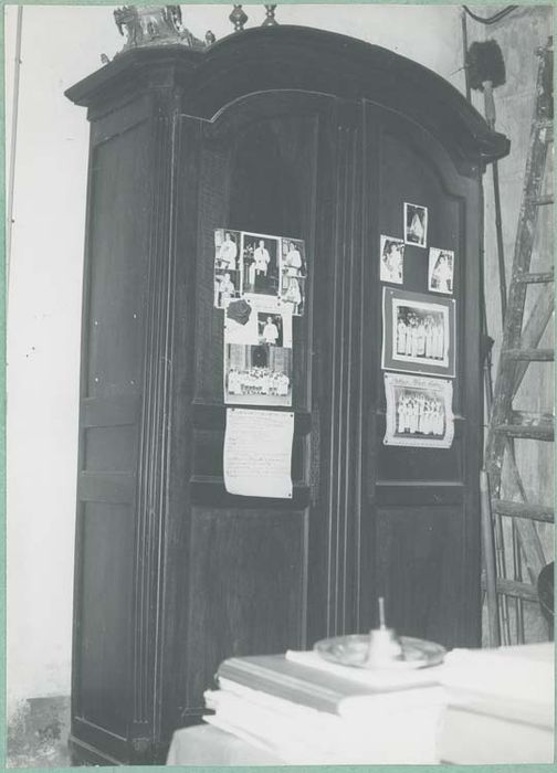 Armoire de sacristie