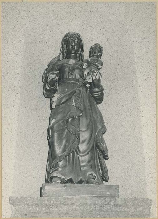 statue : Vierge à l'Enfant