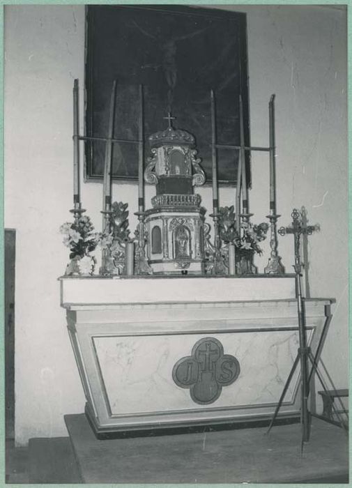 autel (maître-autel) et tabernacle, six chandeliers