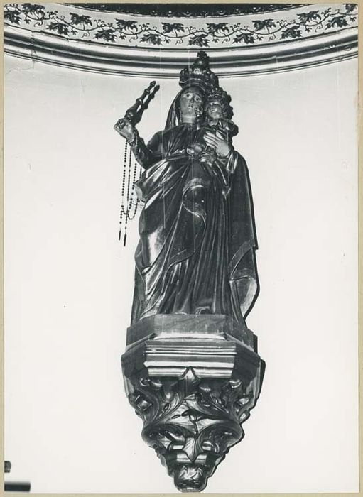 statue : Vierge à l'Enfant