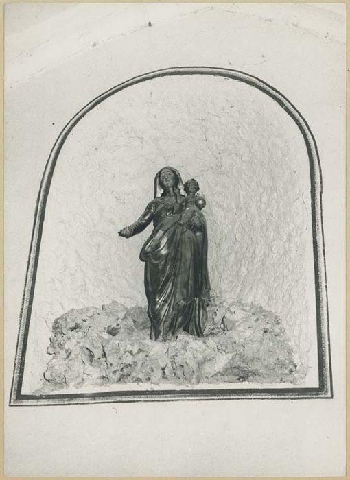 statue : Vierge à l'Enfant