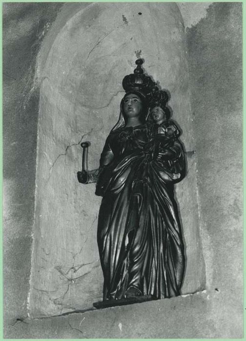 statue : Vierge à l'Enfant