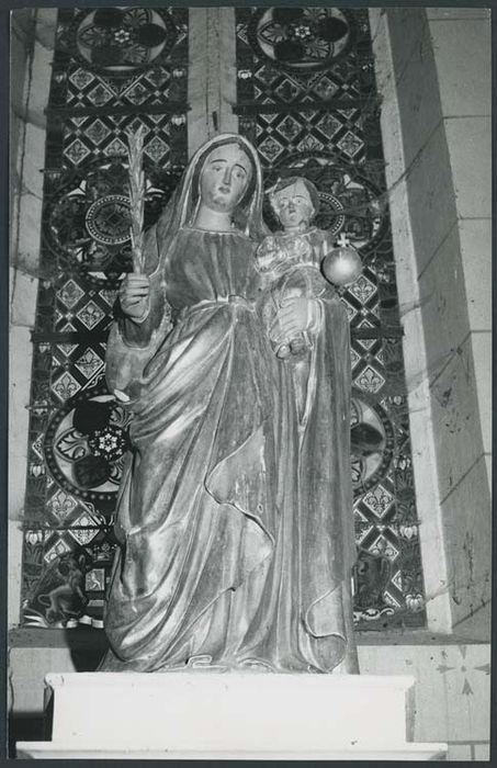 Statue : Vierge à l'Enfant