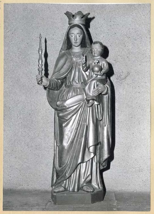 statue : Vierge à l'Enfant