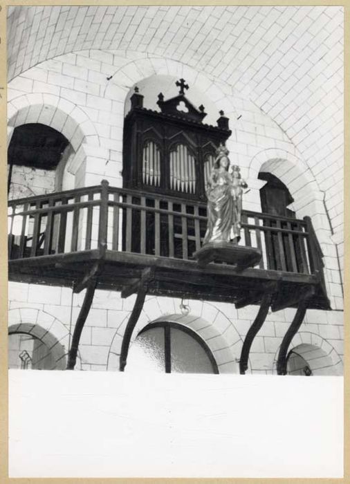 orgue de tribune, statue : Vierge à l'Enfant
