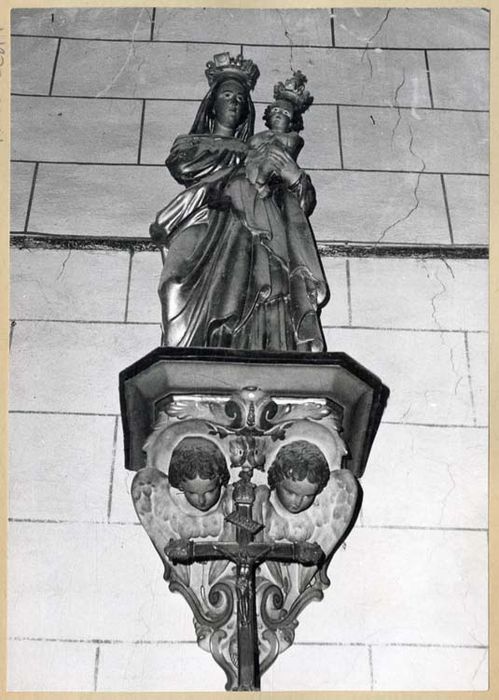 statue : Vierge à l'Enfant