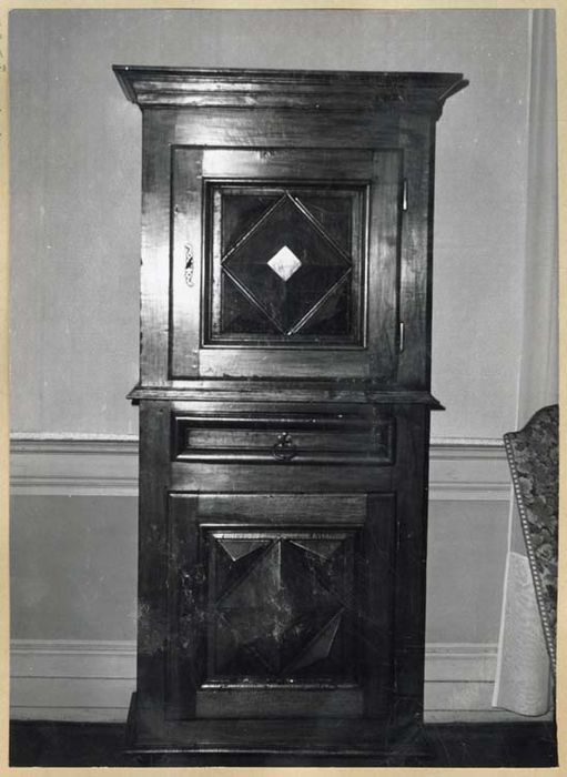 Armoire bonnetière