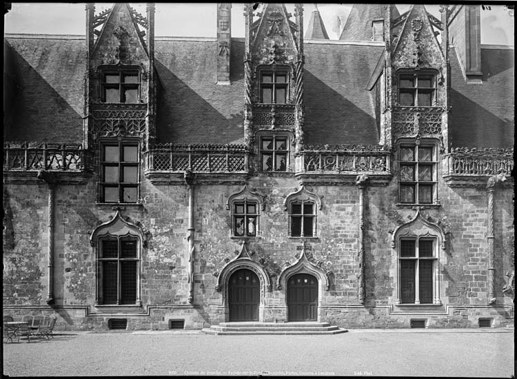 Partie centrale de la façade sur le parc