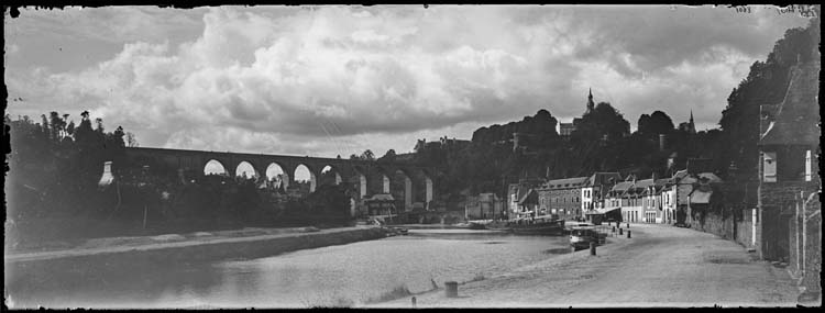 Vue générale de la ville et du viaduc