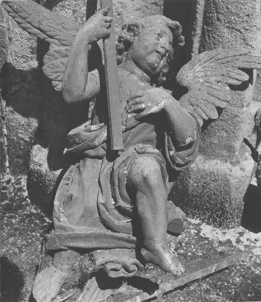 statue : ange adorateur (déposé) - © Ministère de la Culture (France), Médiathèque du patrimoine et de la photographie (objets mobiliers), tous droits résevés
