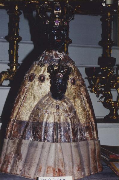 statue : Vierge noire à l'Enfant couronnée - © Ministère de la Culture (France), Médiathèque du patrimoine et de la photographie (objets mobiliers), tous droits résevés