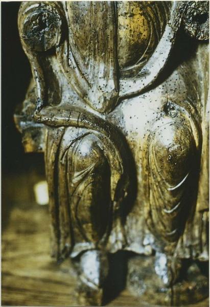 statue : Vierge en majesté, détail