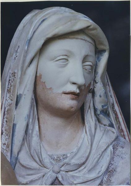 groupe sculpté : Vierge de Pitié, détail