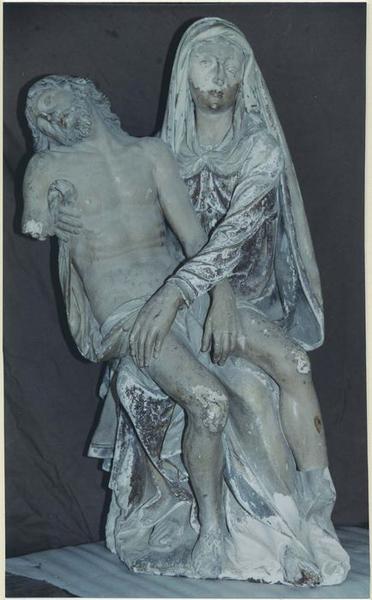 groupe sculpté : Vierge de Pitié, vue générale